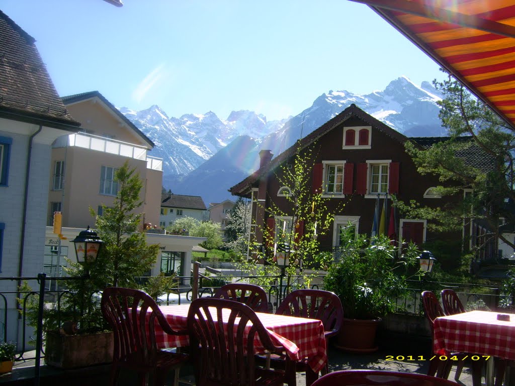 Blick von der Dorfstrasse in Schattdorf by Beat Koller