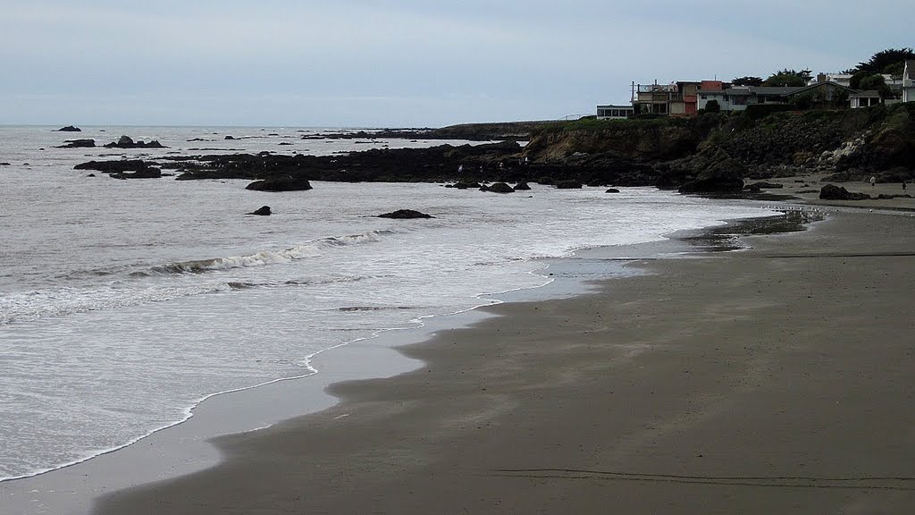 CAYUCOS STATE BEACH by kemplo