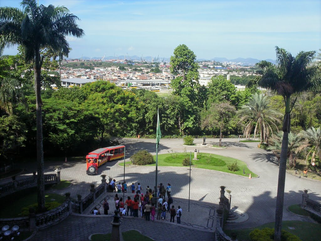 View from Oswaldo Cruz Institute - Vista do Castelo Mourisco (Instituto Oswaldo Cruz, Manguinhos). by Ivo Korytowski