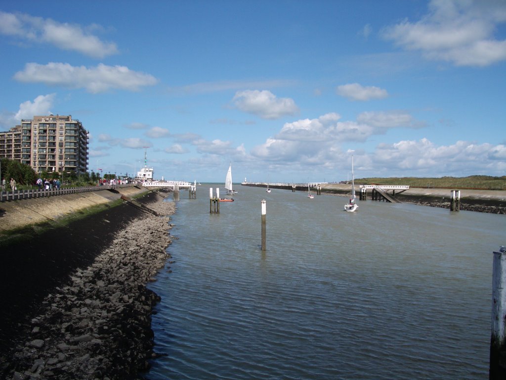 Channel To Harbour_HSW by Henry Schwan