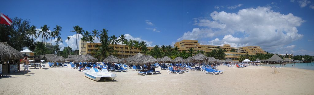 Hilton Coral Hamaca, Boca Chica by Eric Tremblay