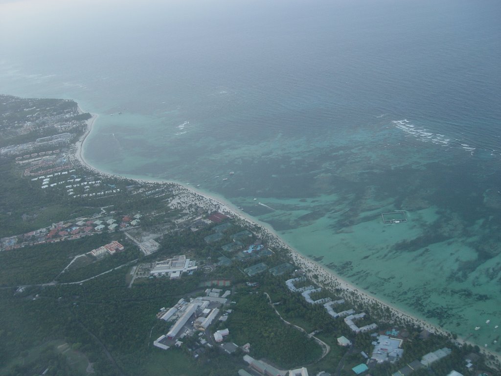 Bavaro Beach View from the airplane, 02.09.2007 by Mike Richter