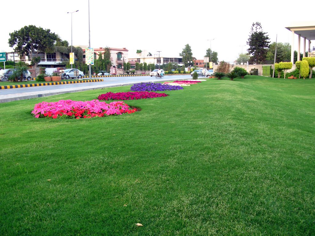 Gazi Chowk Green Belt by Waheed Ashraf