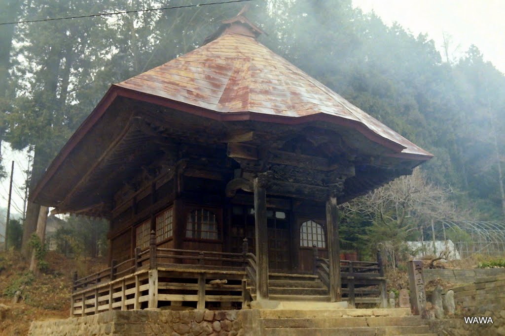 Buddhist temple 長野県東筑摩郡朝日村　縄文むら付近のお堂 by mandegan