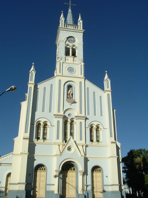 Carmópolis de Minas by montanha