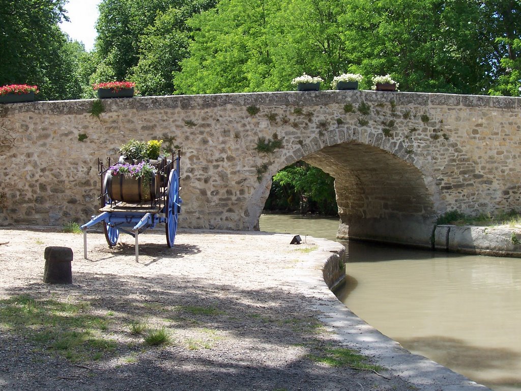 Canal du midi Capestang by A.H,