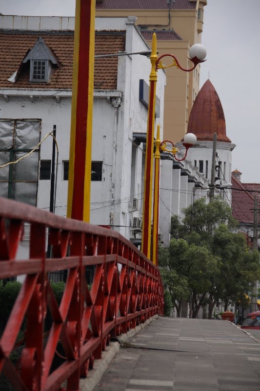 RED GATE (JEMBATAN MERAH) by bocah.info