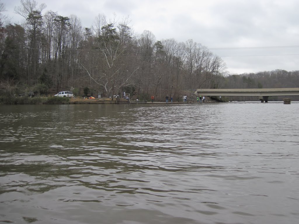 A lively Bull run Marina crowd by midatlanticriverrat