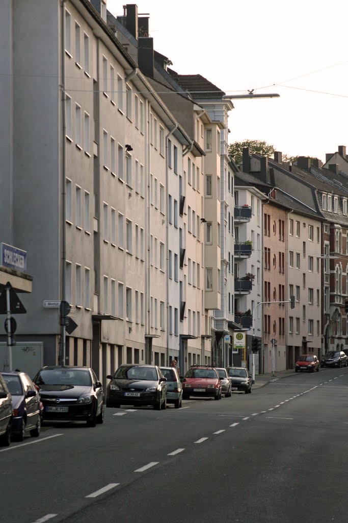 Untere Lichtenplatzerstraße Wuppertal by strasser©ontinued