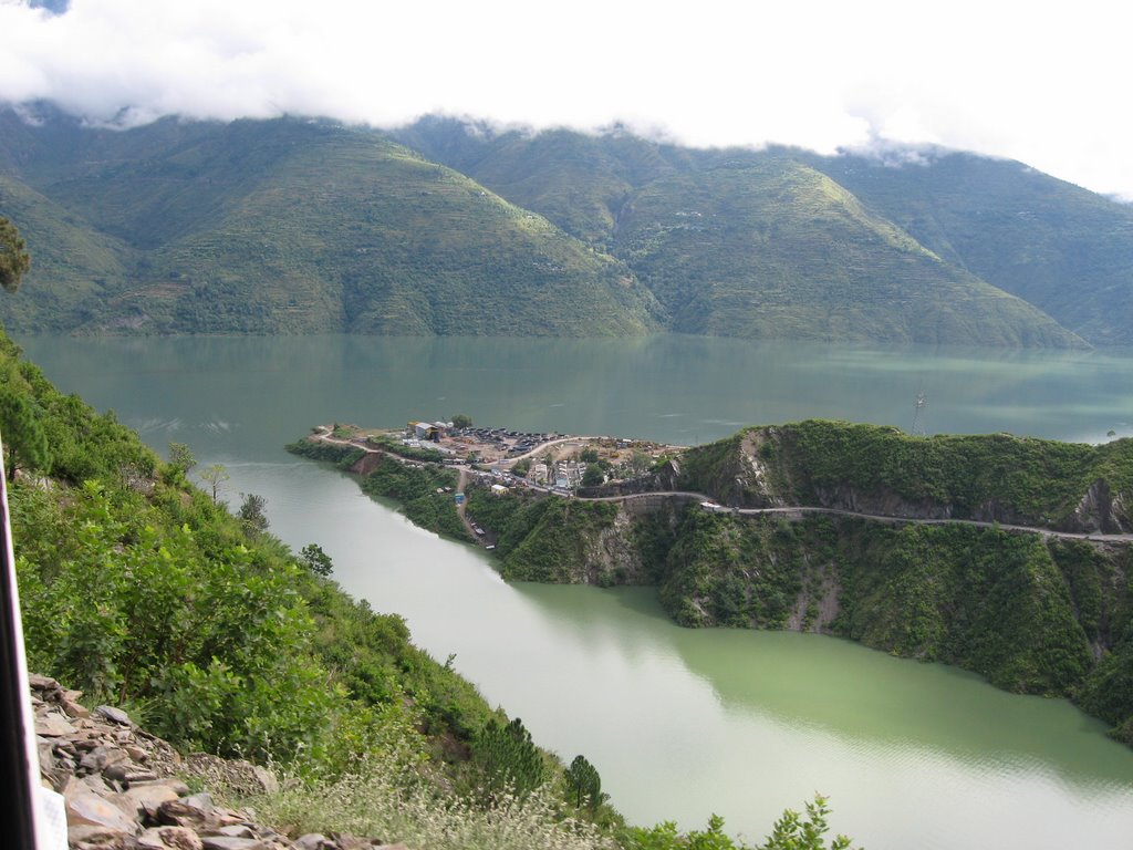 Tehri Dam by Vijay Uniyal