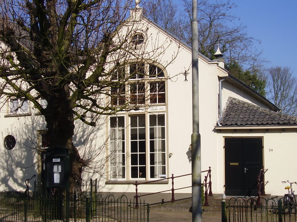 Oude school Kerk-Avezaath by Waldo Gadellaa