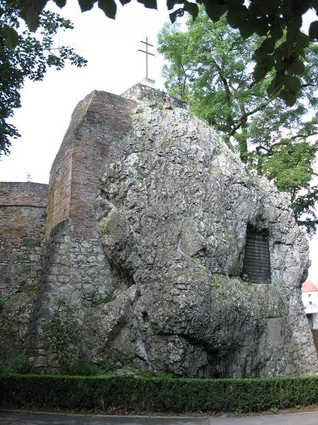 Donauwörth Mangoldfelsen-Standort der Burg Mangoldstein by hubi1802