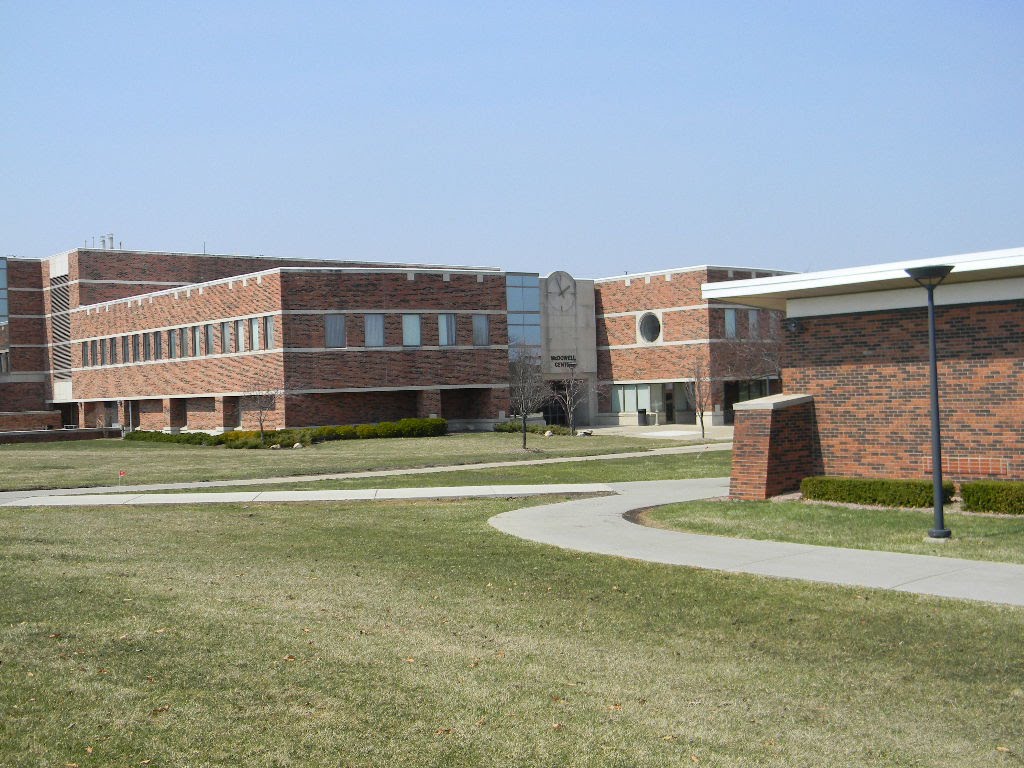 Schoolcraft college McDowell Center by zanografix