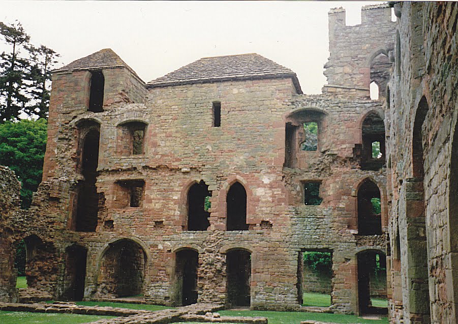 Acton Burnel, ruined manor house by PeterE