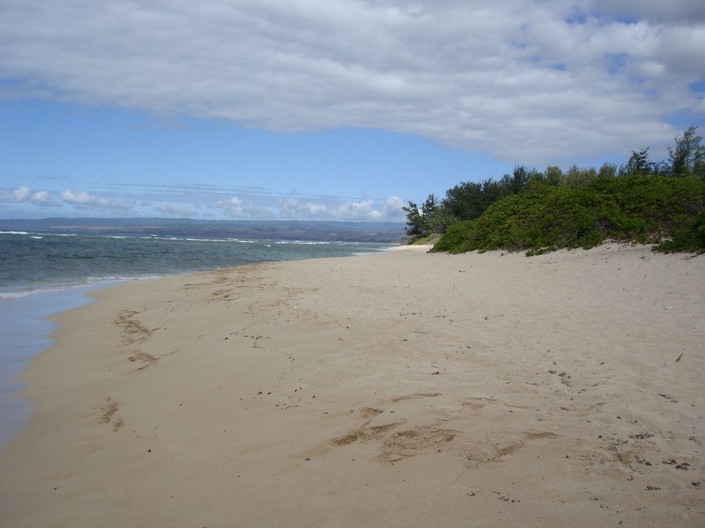 Mokuleia Beach by Kirk Cumming