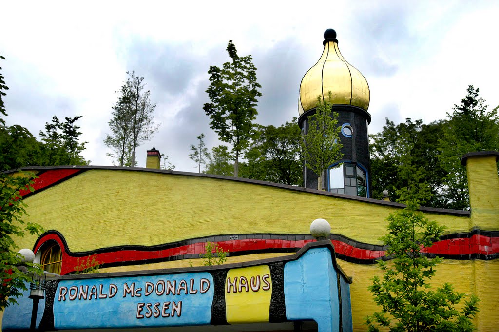 Ronald McDonald Haus Esse by Hans Christian Davidsen