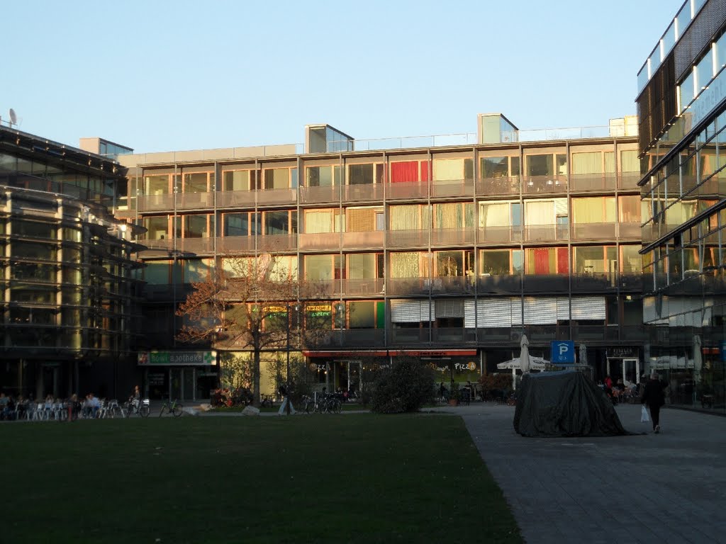 Böhm-Bawerk-Platz / Universität Innsbruck - Blick ostwärts by IngolfBLN