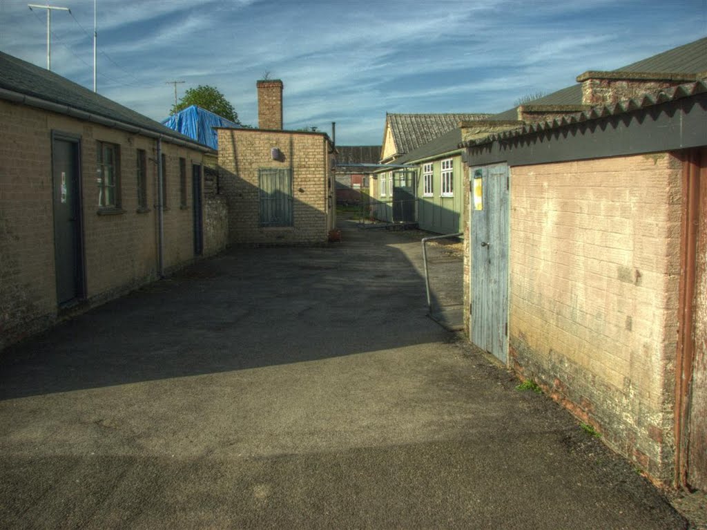 Hut back alley! by David Brown Photography