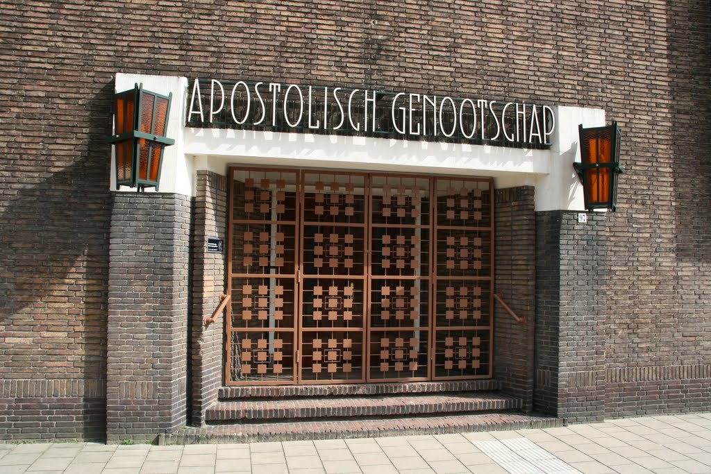 Portaal Apostolisch Genootschap; Middenmeer Amsterdam. by Carl030nl