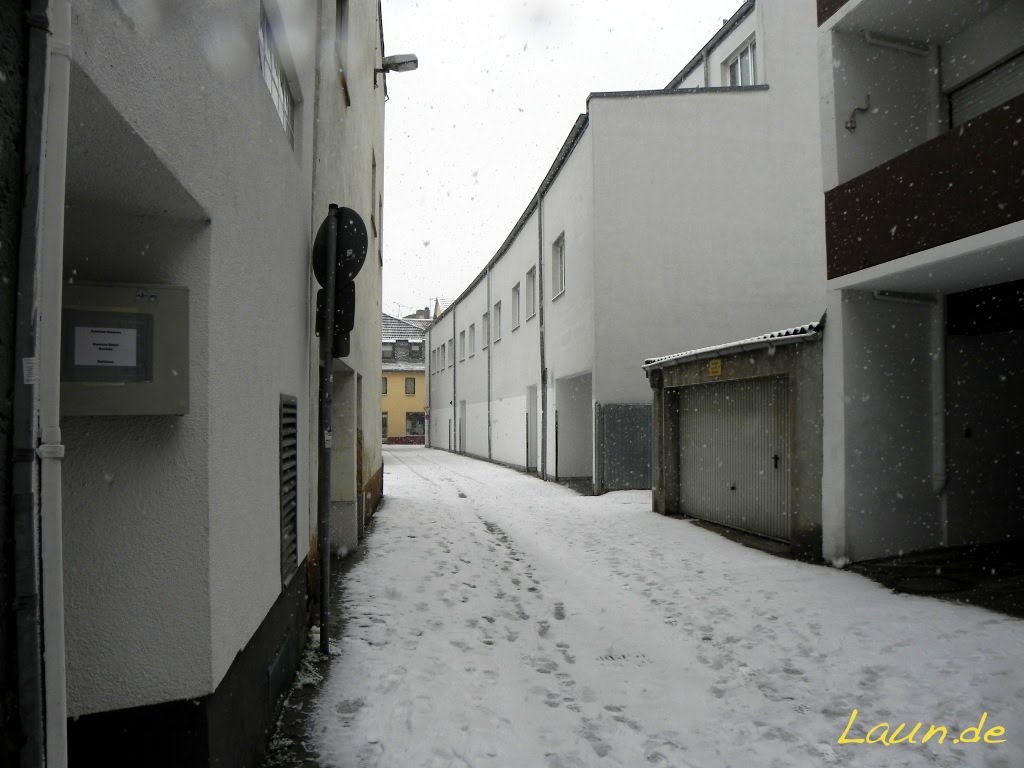 Blick in die verschneite Prinzengasse by Laun.de