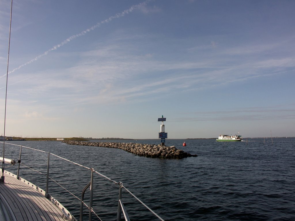 Aankomst haven Den Osse, Grevelingenmeer by Wim Janssen