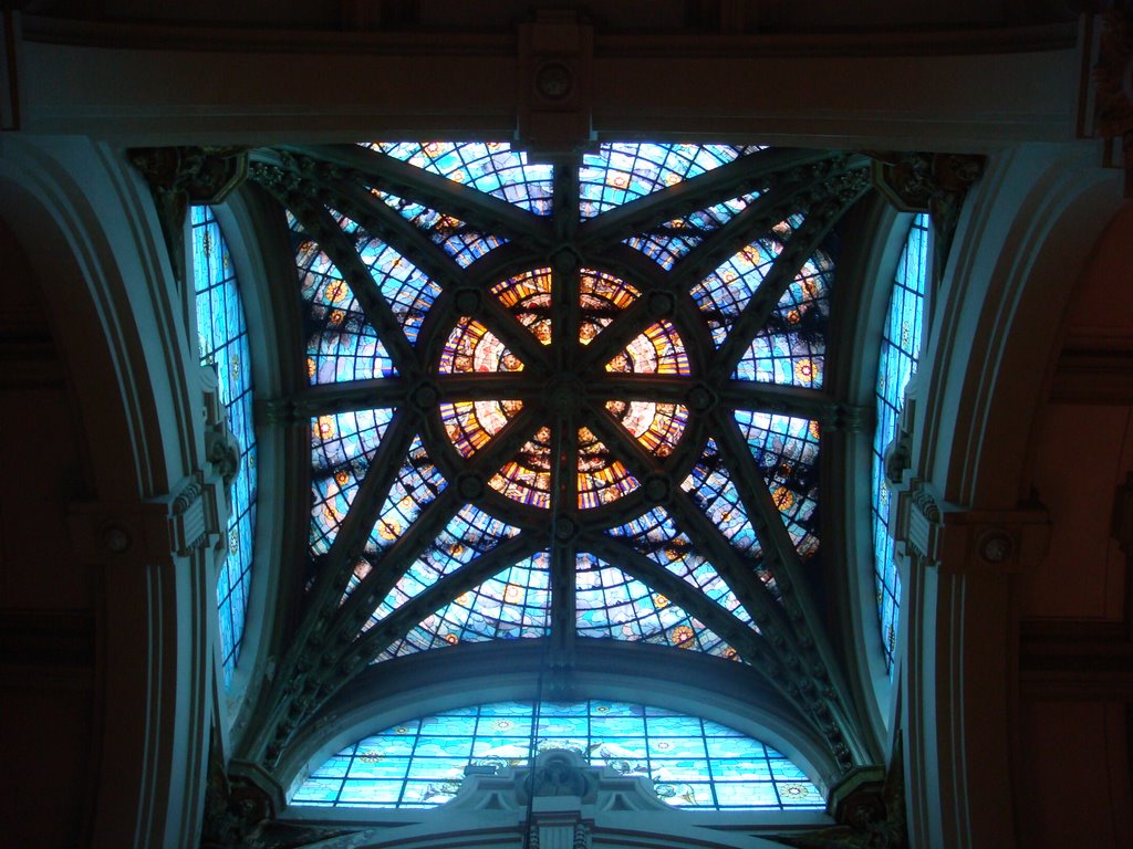 Cúpula de la iglesia del Hospital de Jornaleros, Madrid by Llara