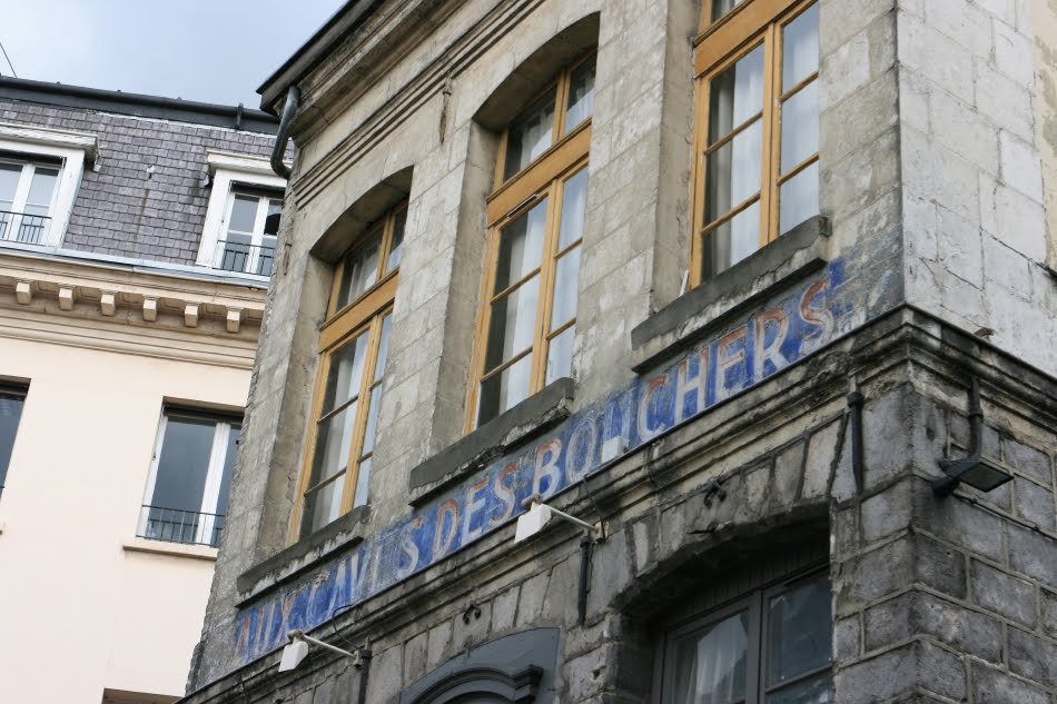 LA RUE DES BOUCHERS A LILLE by Frédéric Adant