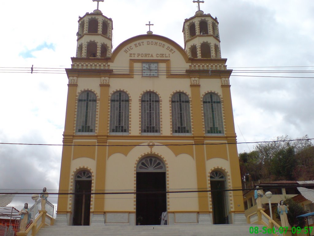 Igreja De Bom Jesus do Galho by marcelolpbh