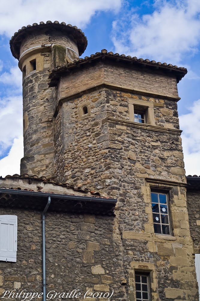 Tournon sur rhône (Ardèche) by Philippe GRAILLE