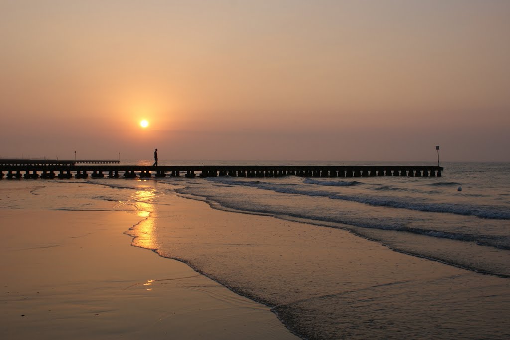 Sunrise in Jesolo 5 by Mircea Diaconu