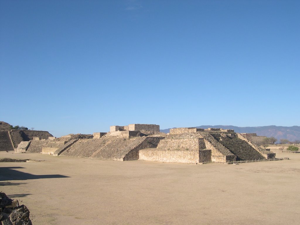 Monte Albán- Pre-Columbian archaeological site by Nicola e Pina Messico 2004