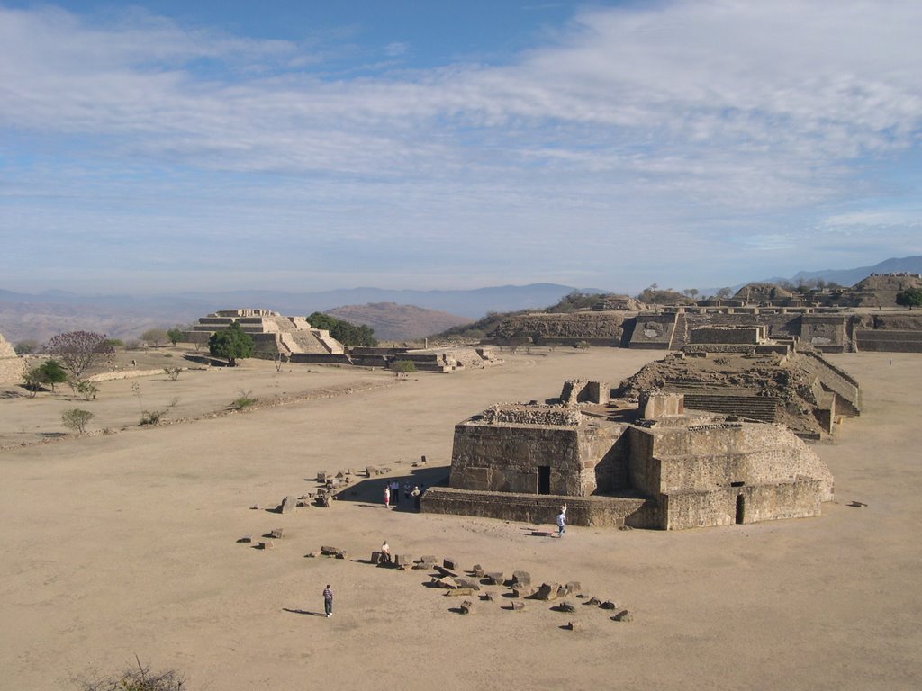 Monte Albán- Pre-Columbian archaeological site by Nicola e Pina Messico 2004