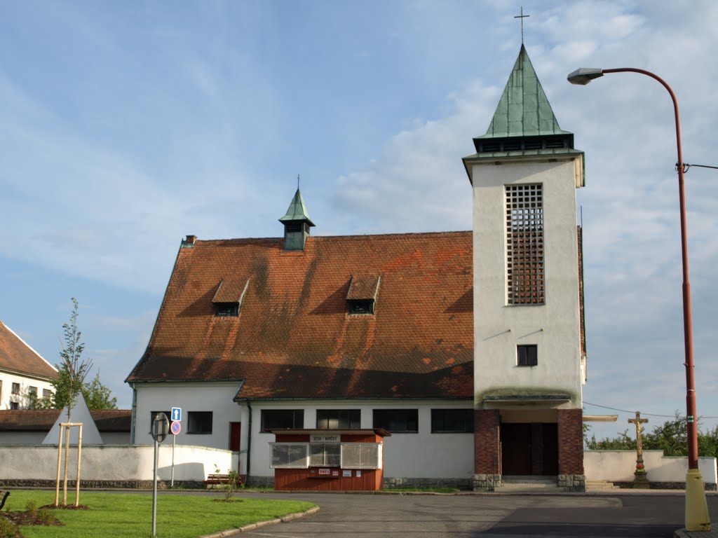 Bítov - kostel na náměstí by Mgr.Pavel Weidenthaler