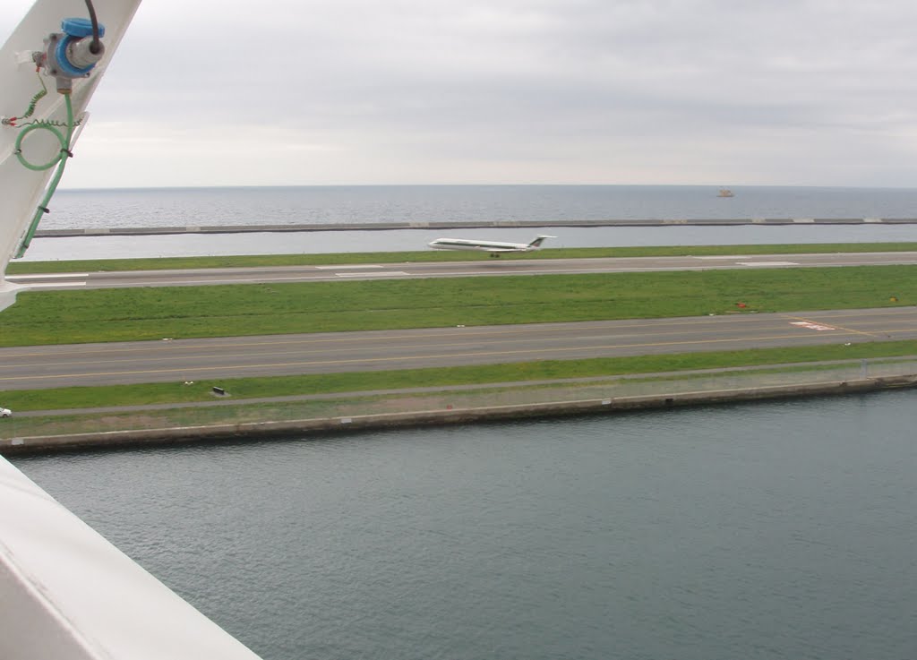 Aeroporto di Genova, dalla Costa Concordia by MarioTs