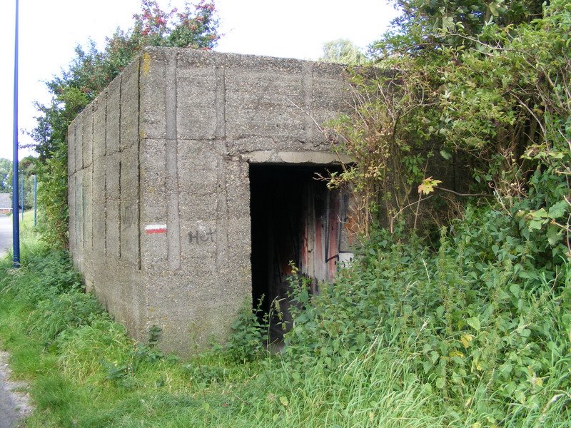 Vf 51 a (onderkomen 6 man) Langs Nieuwlandsedijk by h.a.kouwenhoven