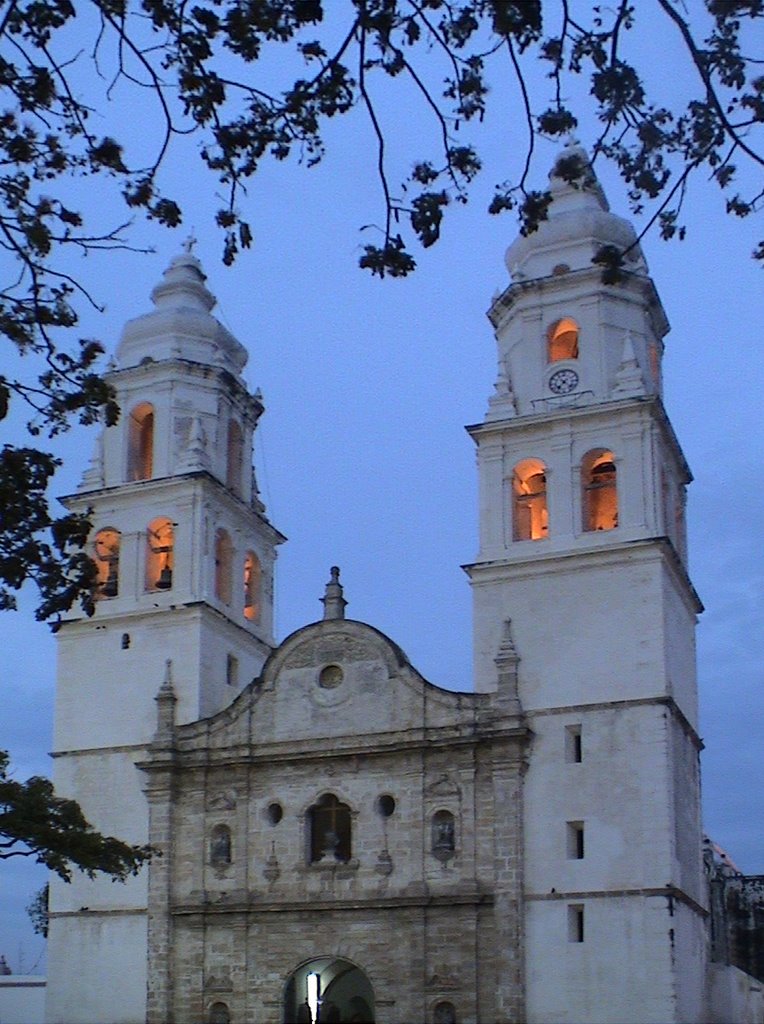 Campeche - Cathedral by Nicola e Pina Messico 2004