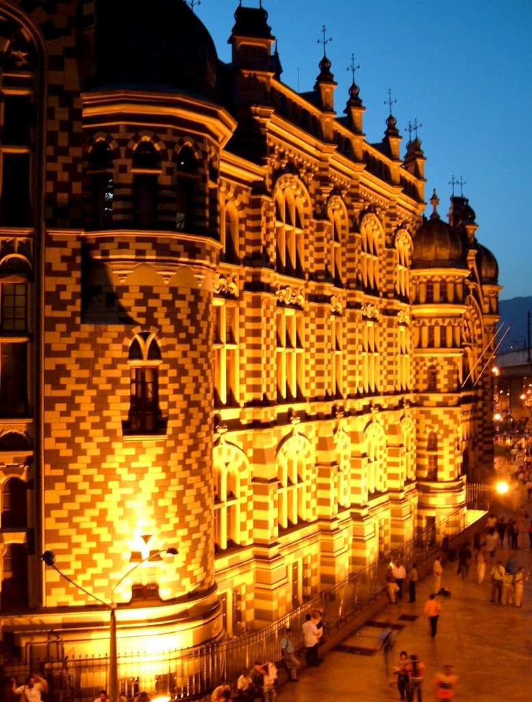 Palacio de la Cultura. Vista Nocturna by John Jimenez