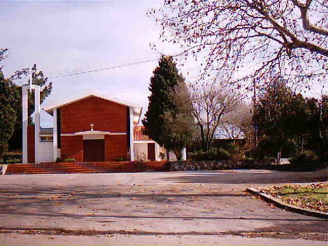 Igreja de Bombel by Zé Carlos Pelicho