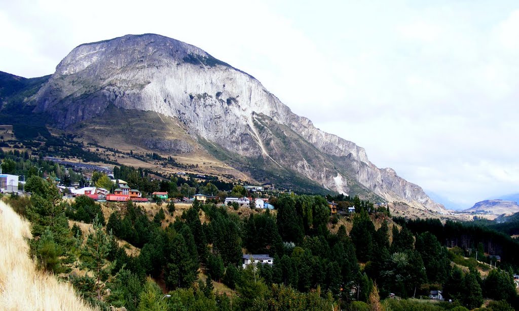 Cerro Mackay, Coyhaique. by pezsaltarinenelfango