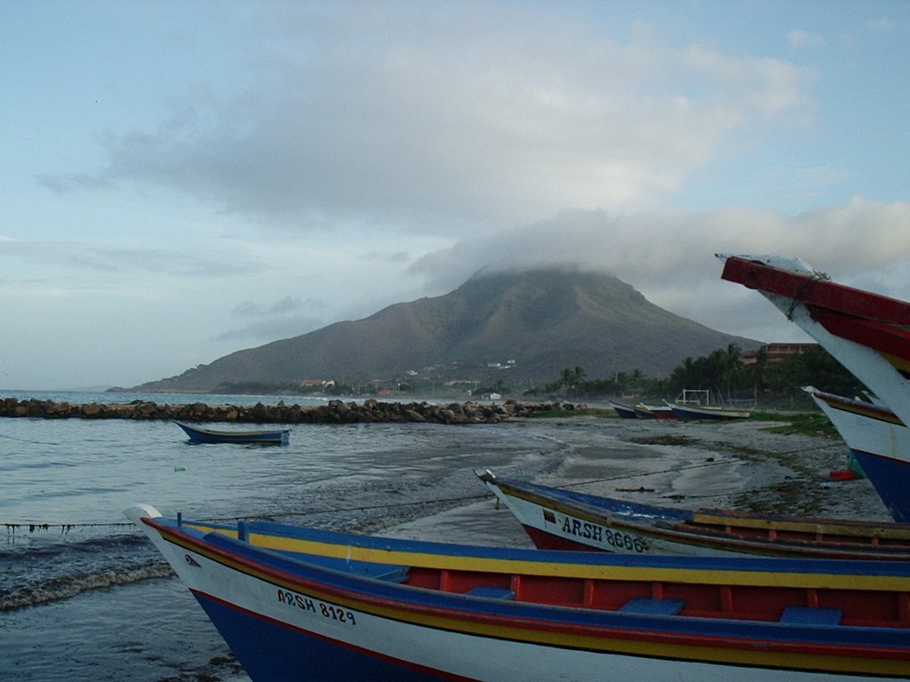 PLAYA EL TIRANO by LUIS GERARDO GONZALE…