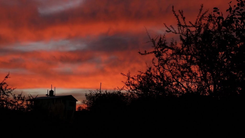 ATARDECER EN EL PUEBLITO by titardi