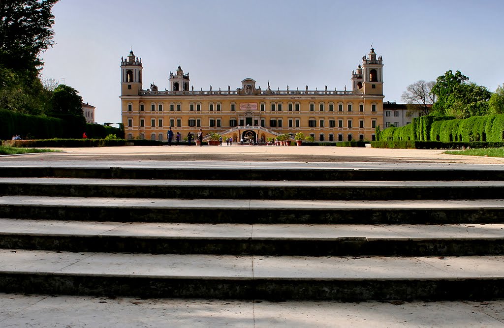 Colorno, verso la Reggia by roberto rubiliani