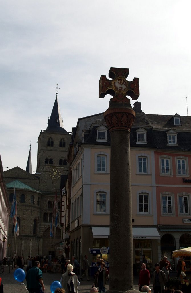 Marktkreuz by Hans van der Aalst