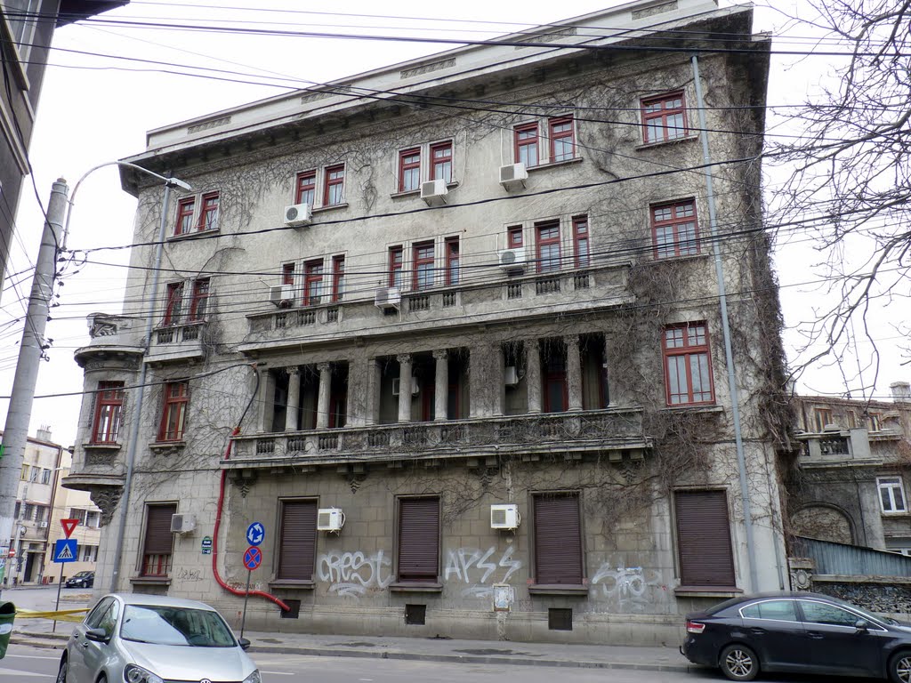 Cladire PROIECT București, ce urmează să fie demolată pentru un proiect rezidential. Str. Povernei, 16.04.2011 by MihaiV74