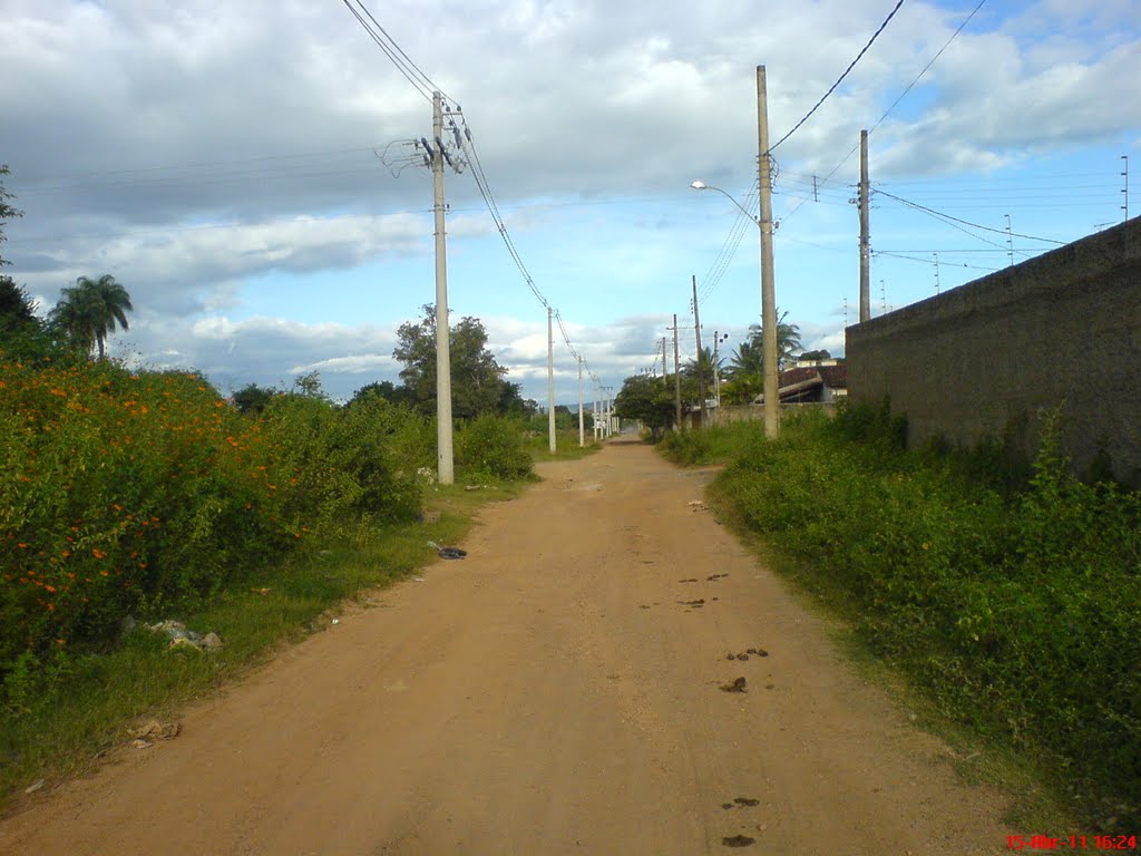 Rua Santa Luzia em Montes Claros - MG. by DÊ #33#