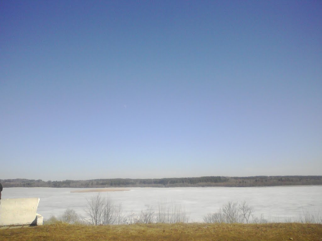 Spring ice on the lake Sebezhskoe by maikl_