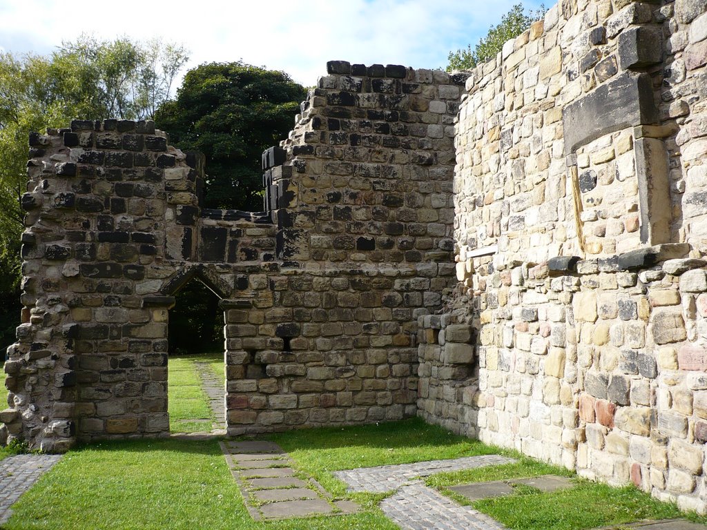 St Paul's Monastery Ruin's, Oct 2007 by Thomas58