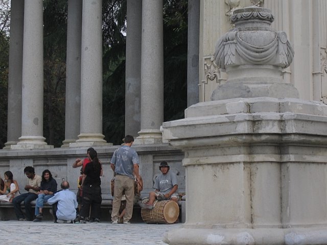 Batuque no Parque del Buen Retiro (com som) by Emerson R. Zamprogno