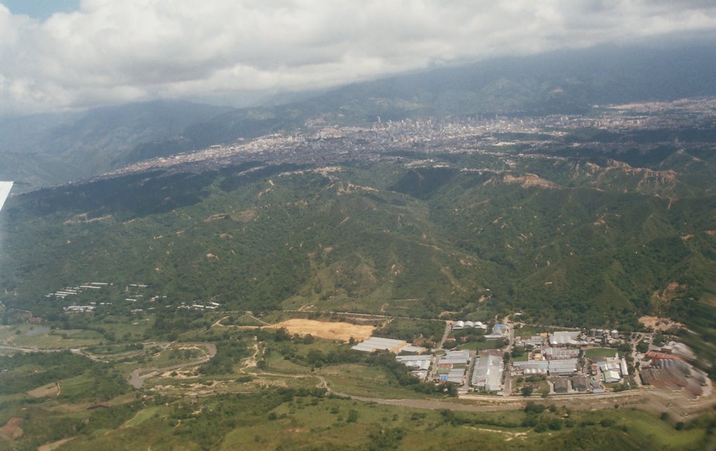 Santander desde el aire Municipio de Bucaramanga by pedroherrana