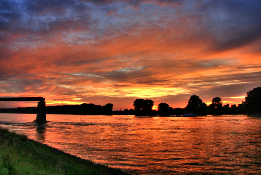 Rheinbrücke by DerHonjer